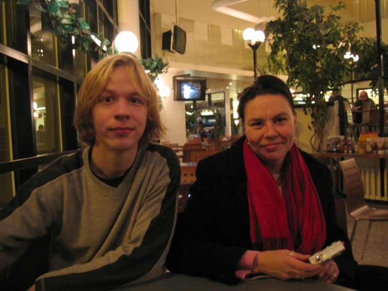 Dakkus and Cake on a small coffee break, somewhere between Tampere and Helsinki